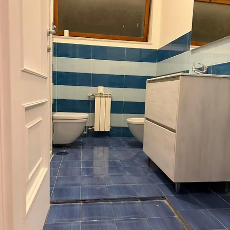 A I R House *