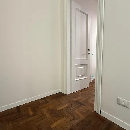 Pensión A I R House *