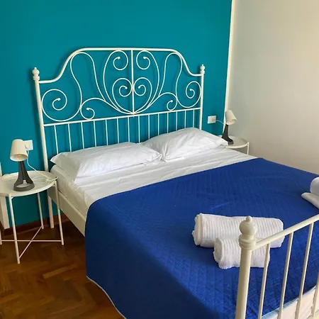 A I R House בית הארחה *