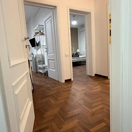 A I R House * Sorrento