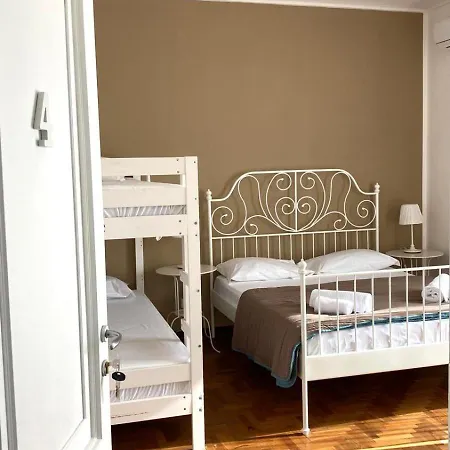 A I R House *