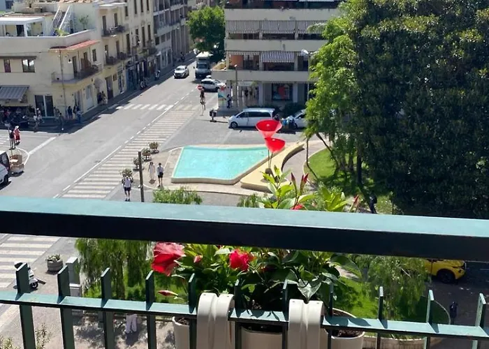 A I R House سورينتو